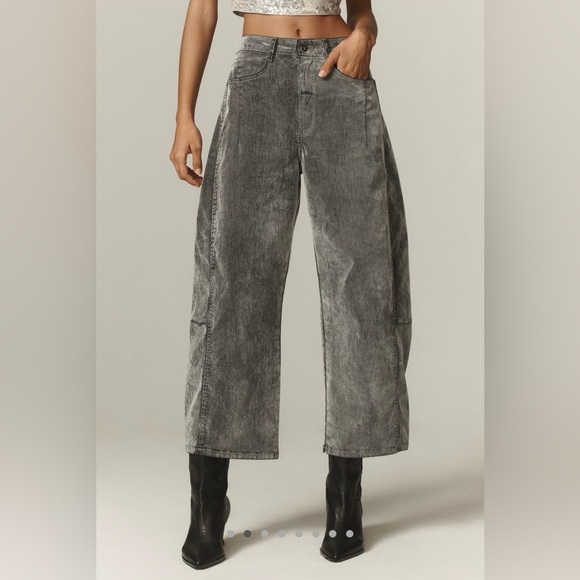 The Kenna mid rise heritage barrel jeans by Pilcro velvet edition - Picture 2 of 13